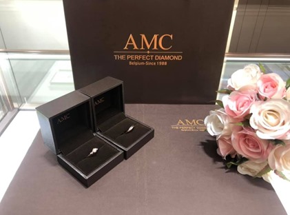 AMC鑽石婚戒鑽戒推薦台中GIA鑽石推薦 台中平價婚戒品牌推薦台中結婚對戒推薦台中GIA鑽戒台中AMC鑽石婚戒台中求婚鑽戒推薦台中訂婚鑽戒台中CP值高婚戒品牌 2020婚戒品牌首選 2021網友力推訂製婚戒珠寶